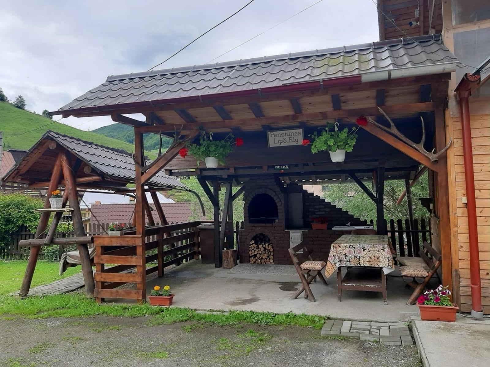 Lip Si Ely Otel Dîmbovicioara Dış mekan fotoğraf