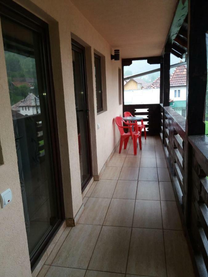 Lip Si Ely Otel Dîmbovicioara Dış mekan fotoğraf